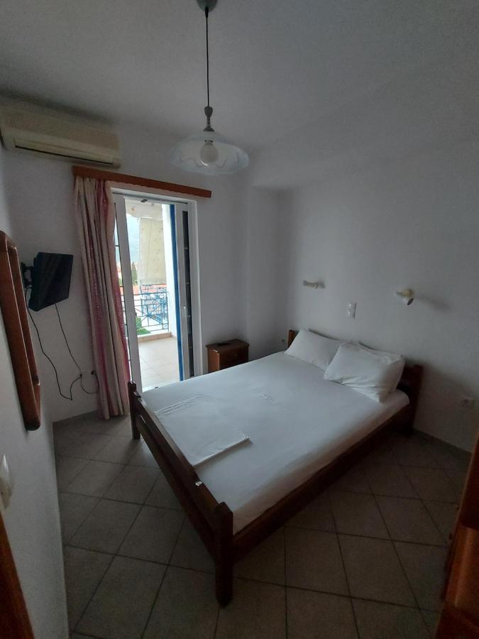 Matina Apartments Tyros Bagian luar foto