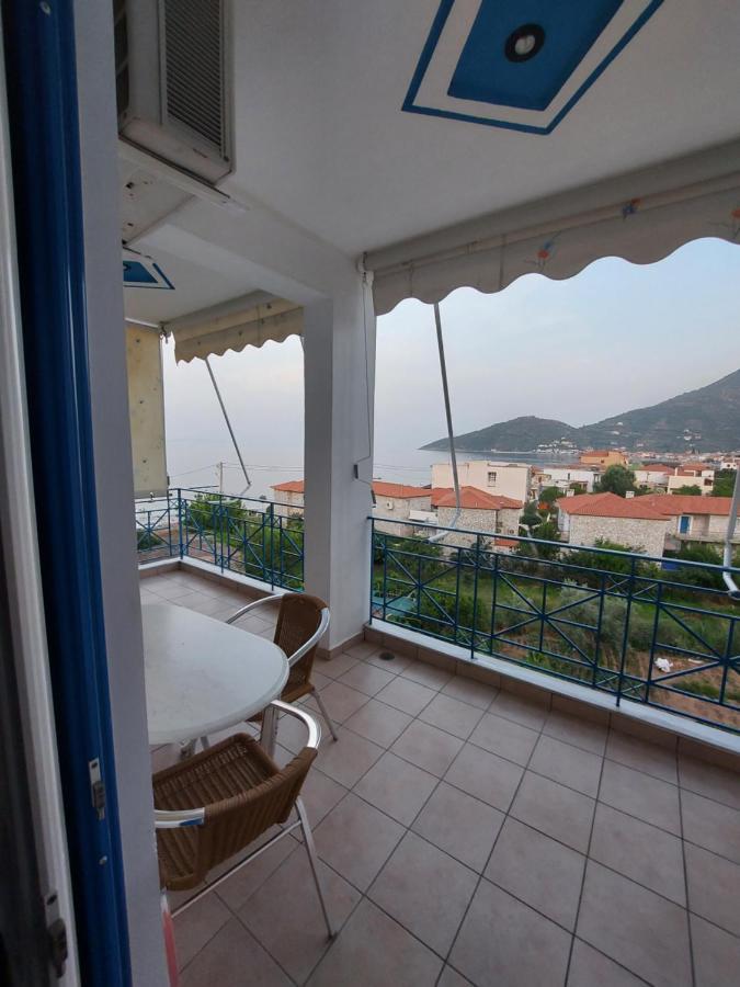 Matina Apartments Tyros Bagian luar foto