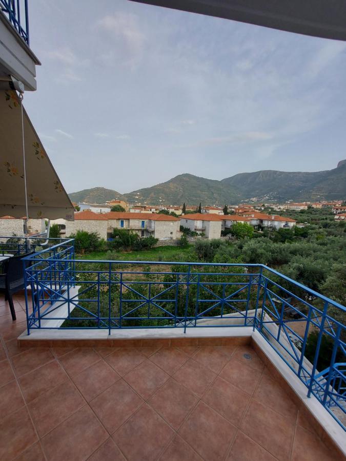Matina Apartments Tyros Bagian luar foto