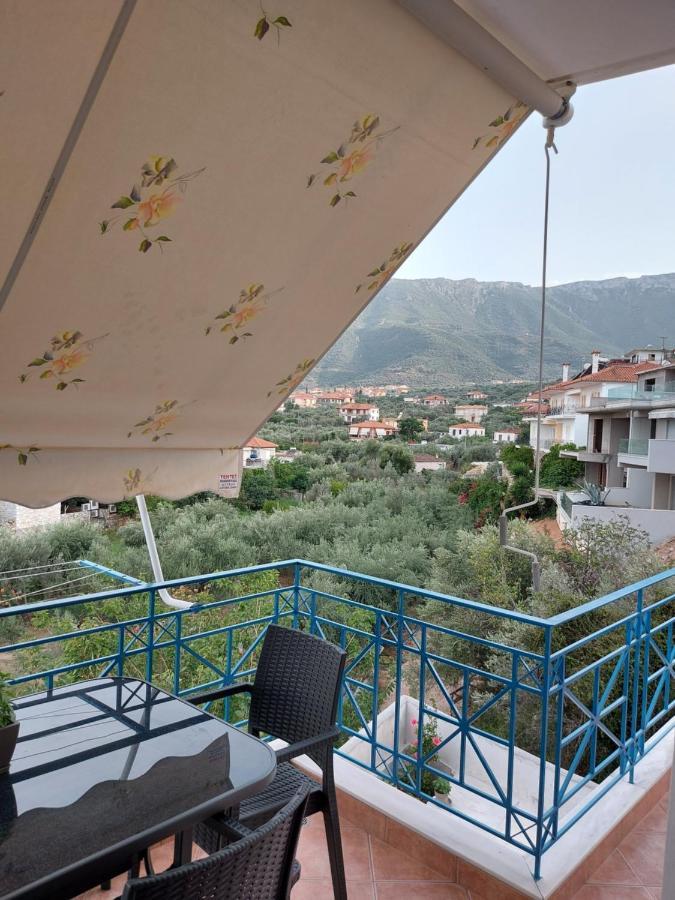 Matina Apartments Tyros Bagian luar foto