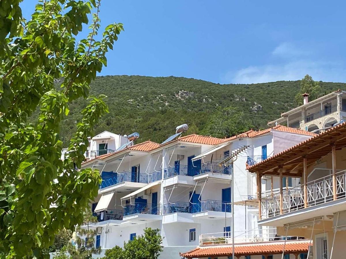 Matina Apartments Tyros Bagian luar foto