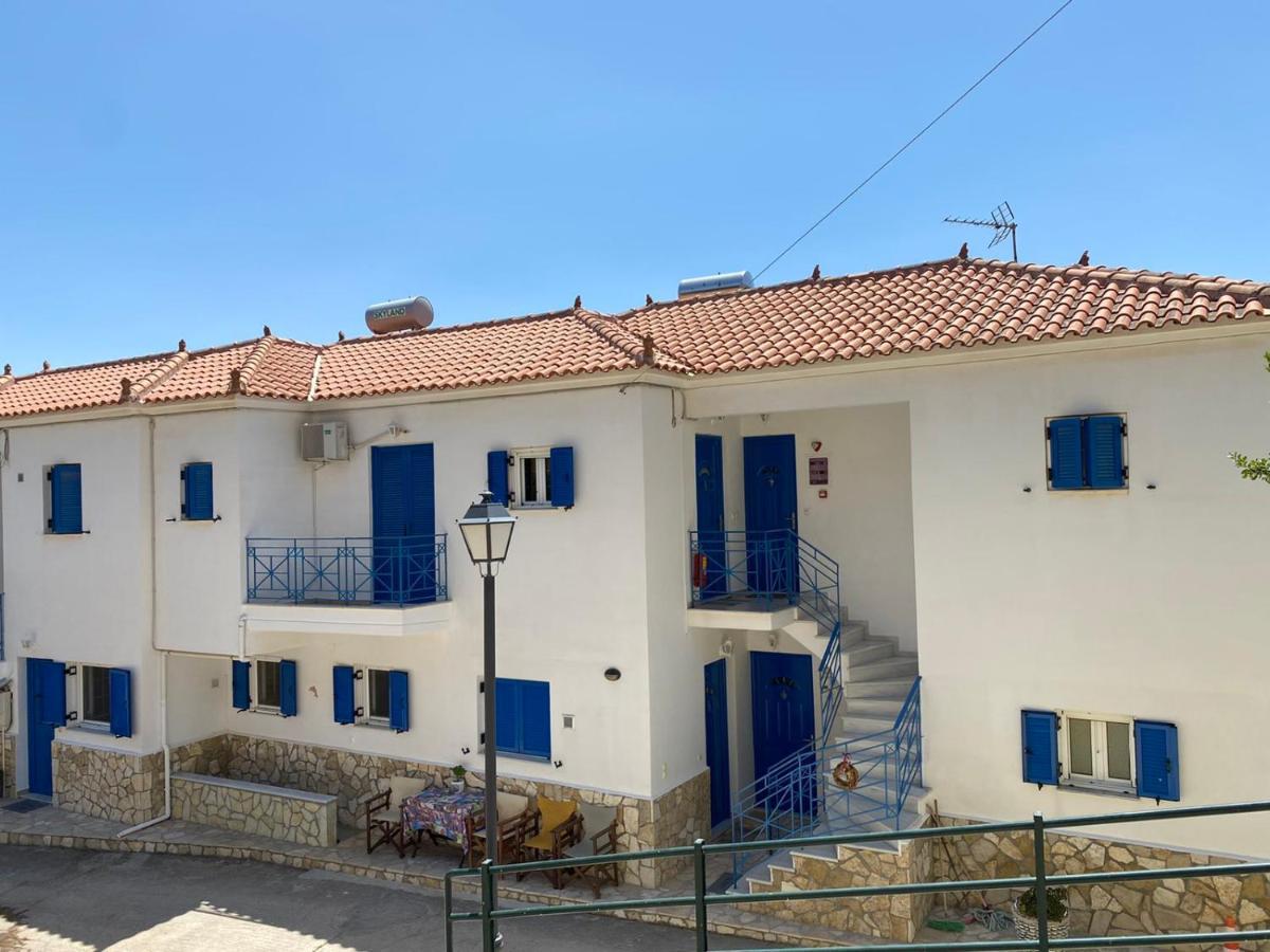 Matina Apartments Tyros Bagian luar foto