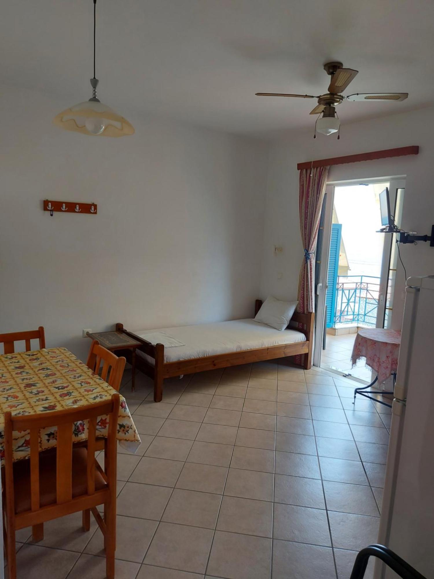 Matina Apartments Tyros Ruang foto