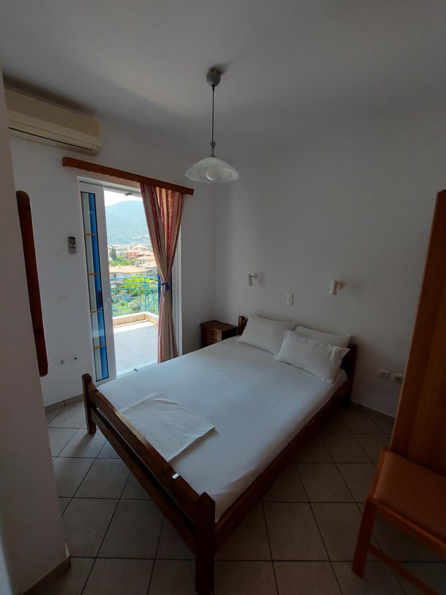 Matina Apartments Tyros Ruang foto